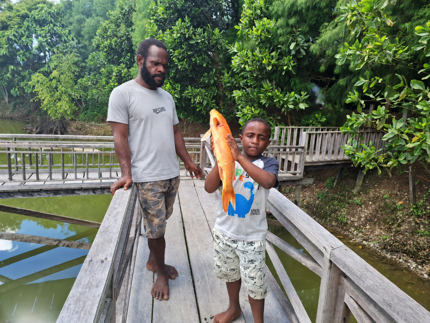 Aktivitas Memancing Bersama Keluarga