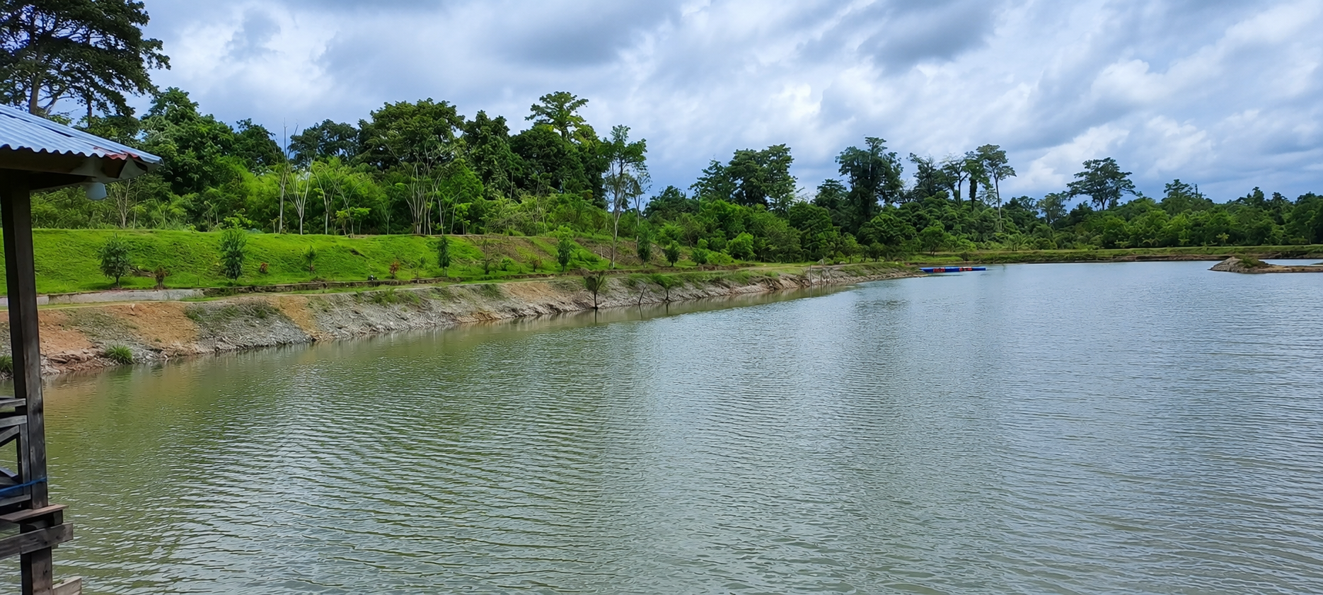 Pemandangan Udara Kolam Pancing Elias Mirip