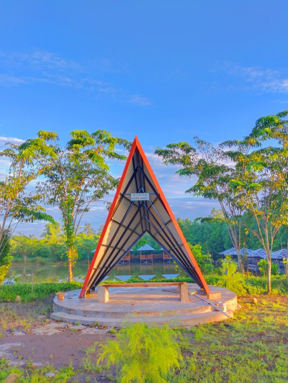 Area Kolam Pancing Elias Mirip Timika
